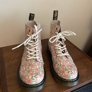 Dr. Marten’s Pascal Floral Boots Junior 1460, size 4